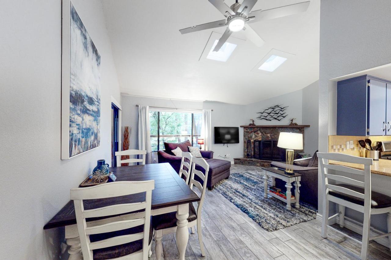 Cozy Mountain Townhome フラッグスタッフ エクステリア 写真